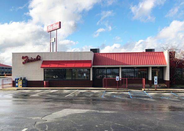 Freestanding Restaurant: 136 N Keeneland Dr, Richmond, KY 40475